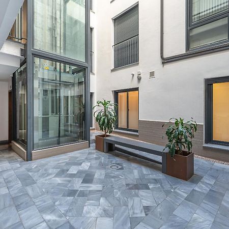 Dona Elvira Parras Apartment Malaga Bagian luar foto