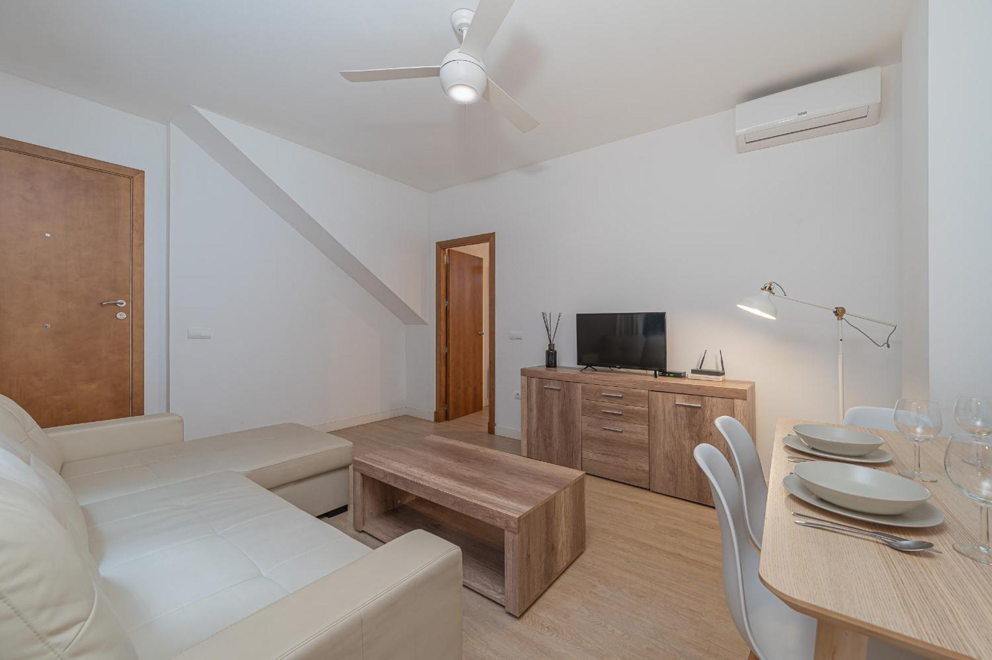 Dona Elvira Parras Apartment Malaga Bagian luar foto