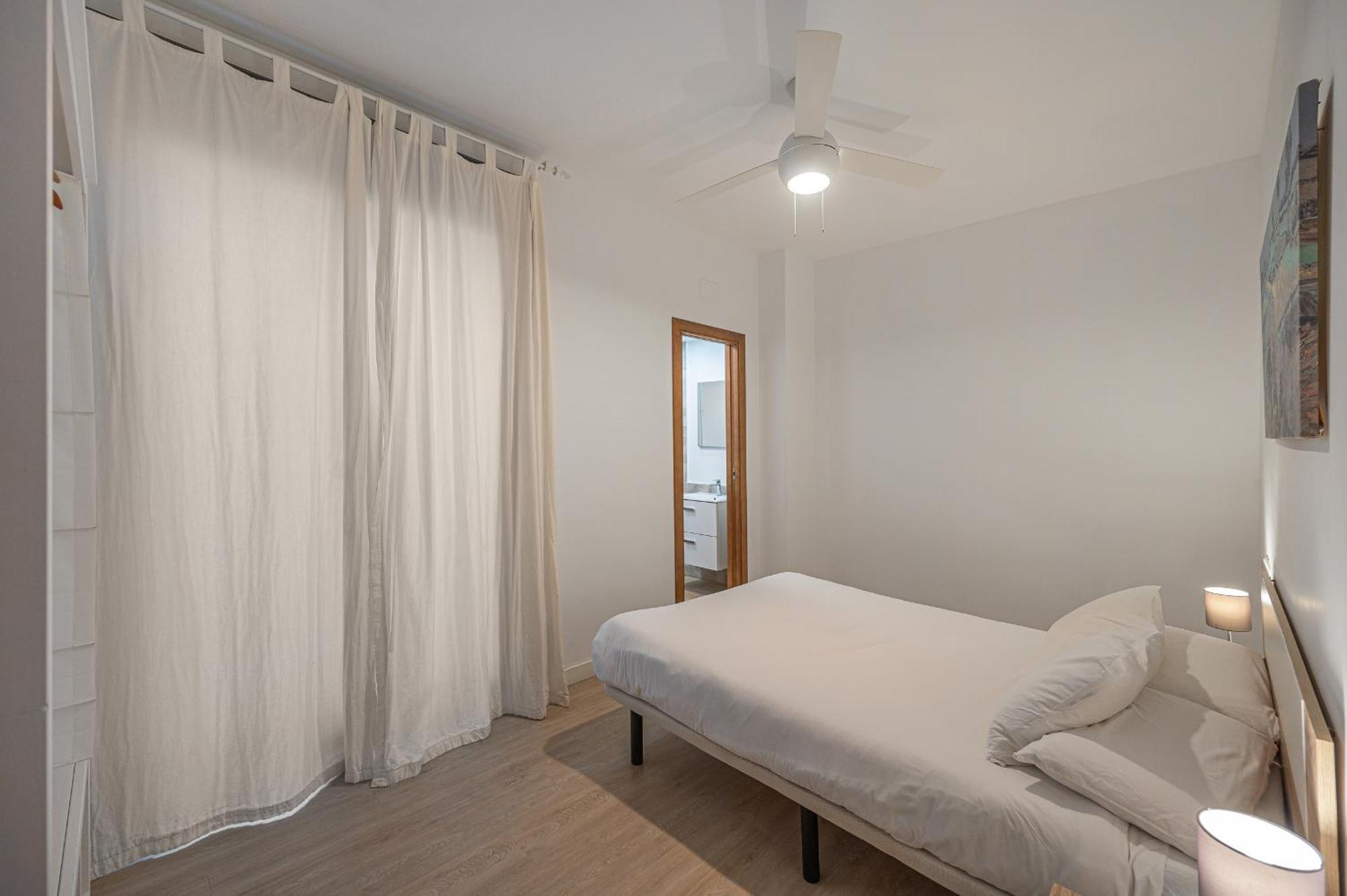 Dona Elvira Parras Apartment Malaga Bagian luar foto