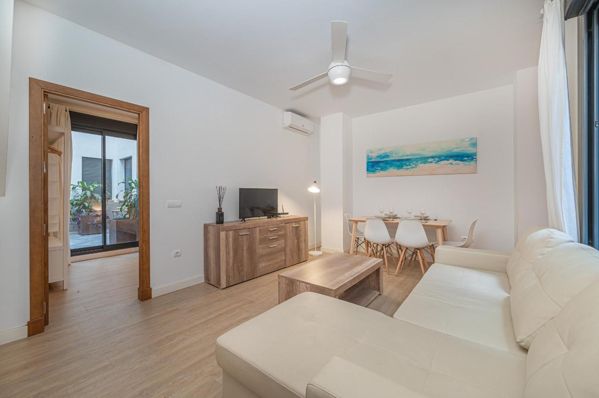 Dona Elvira Parras Apartment Malaga Bagian luar foto