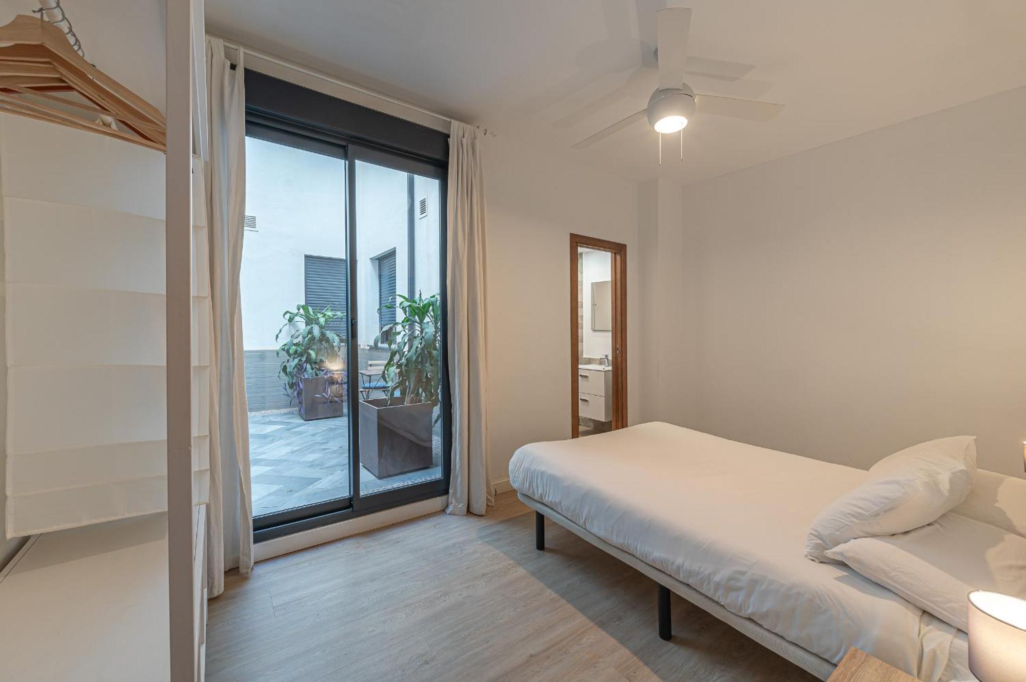 Dona Elvira Parras Apartment Malaga Bagian luar foto